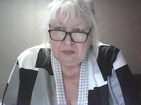 Alexia64231 online show from April 25, 2026, 2:14 am