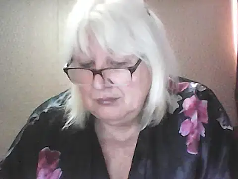 Alexia64231 online show from May 3, 2026, 4:29 am