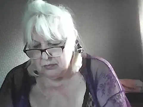 Alexia64231 online show from May 21, 2026, 3:13 am
