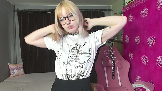 Snapshot of godlikegirlyy chatting on September 16, 2025, 11:55 am godlikegirlyy online show from September 16, 2025, 11:55 am