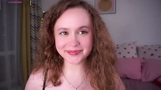 Snapshot of SusannaScholler chatting on May 16, 2026, 10:52 pm SusannaScholler online show from May 16, 2026, 10:52 pm