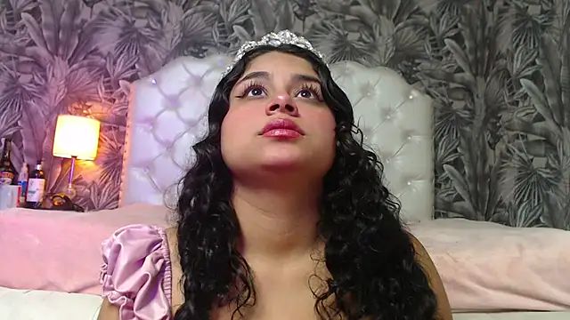 Snapshot of RylieRoss chatting on November 7, 2025, 1:22 pm RylieRoss online show from November 7, 2025, 1:22 pm