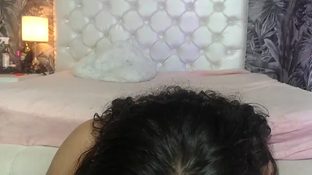 RylieRoss online show from November 28, 2025, 1:58 pm