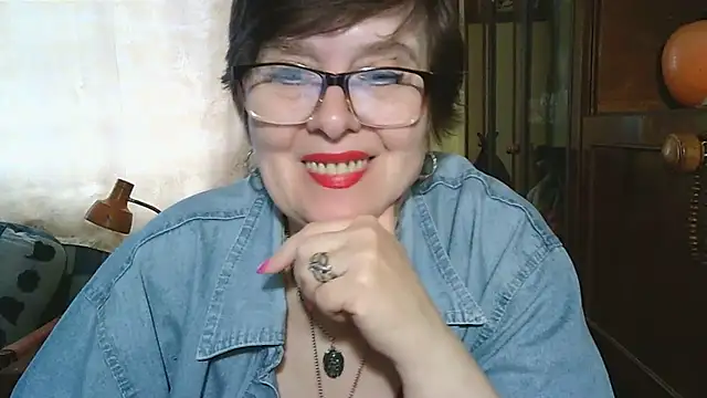 VeronicaGold511 online show from May 13, 2026, 7:17 am