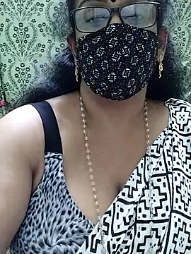 Snapshot of sweet-lotus chatting on September 12, 2025, 5:24 pm sweet-lotus online show from September 12, 2025, 5:24 pm