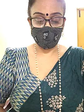 Snapshot of sweet-lotus chatting on November 9, 2025, 5:06 am sweet-lotus online show from November 9, 2025, 5:06 am