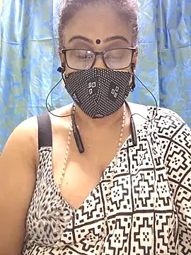 Snapshot of sweet-lotus chatting on November 17, 2025, 4:46 pm sweet-lotus online show from November 17, 2025, 4:46 pm