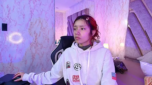 Snapshot of redd_pandaa chatting on January 9, 2026, 3:31 am redd pandaa online show from January 9, 2026, 3:31 am