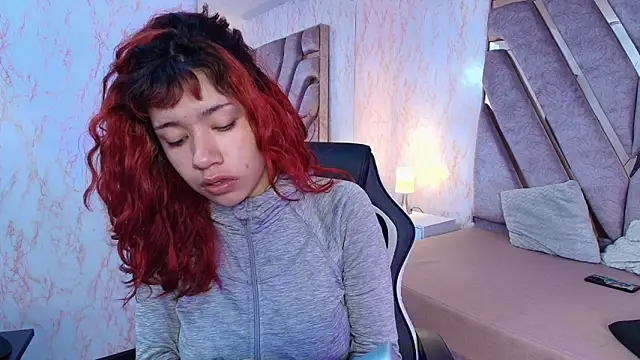 Snapshot of redd_pandaa chatting on February 7, 2026, 3:54 am redd pandaa online show from February 7, 2026, 3:54 am