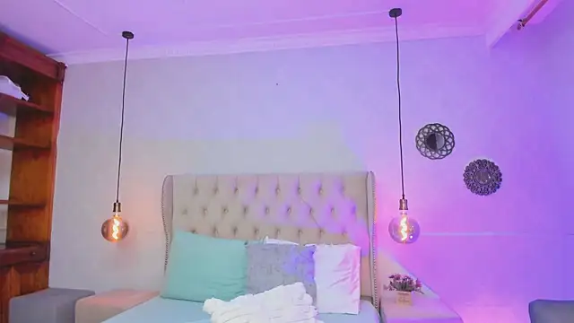 Tatihornyy online show from December 19, 2025, 10:55 am