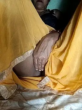 Hotty-Monaa online show from November 10, 2025, 4:50 pm