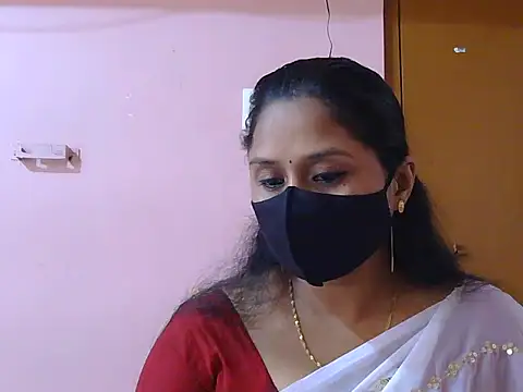 Snapshot of itsabika chatting on February 7, 2026, 7:45 am itsabika online show from February 7, 2026, 7:45 am