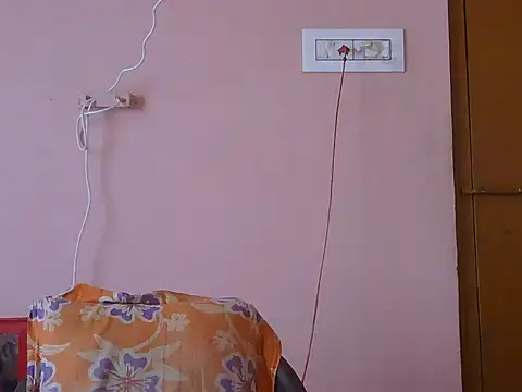 Snapshot of itsabika chatting on April 15, 2026, 6:53 am itsabika online show from April 15, 2026, 6:53 am