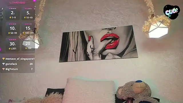 ClleoMoon online show from November 11, 2025, 6:30 pm