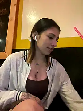 AriaBliss- online show from September 18, 2025, 1:18 am