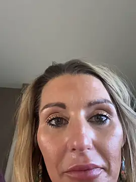 Snapshot of BaddieBossXX2 chatting on November 29, 2025, 4:04 am BaddieBossXX2 online show from November 29, 2025, 4:04 am