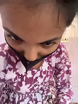 Snapshot of Sandhya_77 chatting on September 19, 2025, 4:14 am Sandhya 77 online show from September 19, 2025, 4:14 am