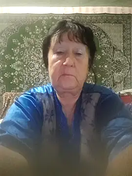 CrystalLime6411 online show from September 17, 2025, 5:47 pm