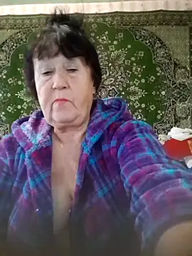 CrystalLime6411 online show from September 29, 2025, 5:12 am