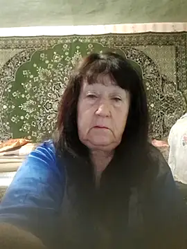 CrystalLime6411 online show from November 11, 2025, 5:29 am