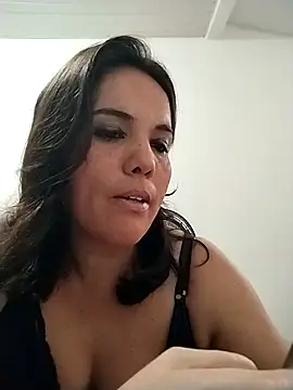 Bellapotencia1985 online show from November 20, 2025, 9:53 am