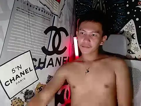 Snapshot of RalfAsian25 chatting on June 1, 2026, 12:23 am RalfAsian25 online show from June 1, 2026, 12:23 am