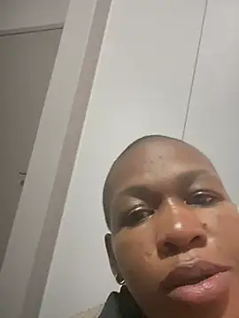 Snapshot of Ozimpho chatting on May 21, 2026, 6:48 pm Ozimpho online show from May 21, 2026, 6:48 pm
