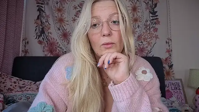 Snapshot of Daisyxoxo_ chatting on October 16, 2025, 8:26 am Daisyxoxo online show from October 16, 2025, 8:26 am