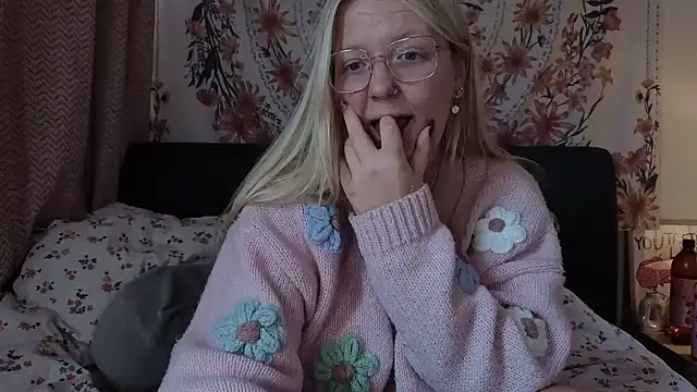 Daisyxoxo  online show from March 3, 2026, 9:48 am