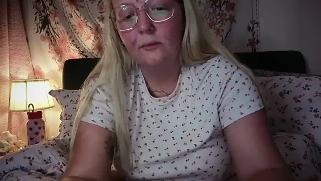 Snapshot of Daisyxoxo_ chatting on May 18, 2026, 8:58 pm Daisyxoxo online show from May 18, 2026, 8:58 pm