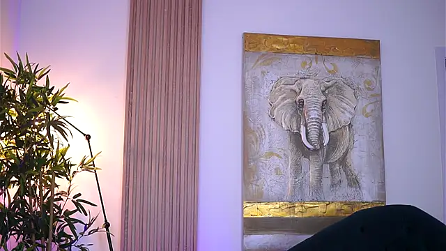 NinaSolenne online show from November 11, 2025, 7:47 pm