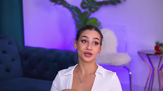 NinaSolenne online show from January 14, 2026, 8:14 pm