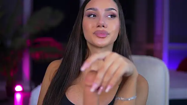 NinaSolenne online show from July 28, 2026, 8:52 pm
