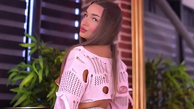 MillaSerene online show from October 11, 2025, 6:12 am