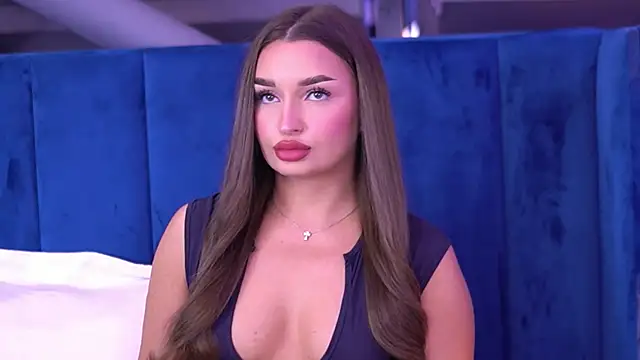 MillaSerene online show from October 18, 2025, 4:26 am