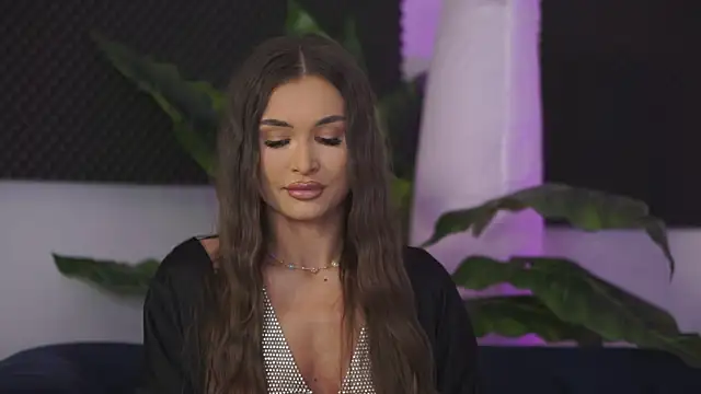 Snapshot of KyssaraPlay chatting on September 10, 2025, 6:19 pm KyssaraPlay online show from September 10, 2025, 6:19 pm