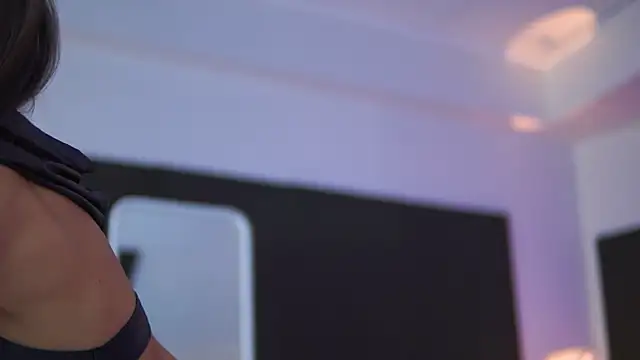 Snapshot of KyssaraPlay chatting on October 17, 2025, 7:27 pm KyssaraPlay online show from October 17, 2025, 7:27 pm