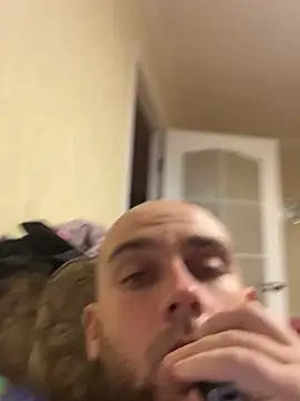 Snapshot of LuckyGirlfriends chatting on October 2, 2025, 5:31 pm LuckyGirlfriends online show from October 2, 2025, 5:31 pm