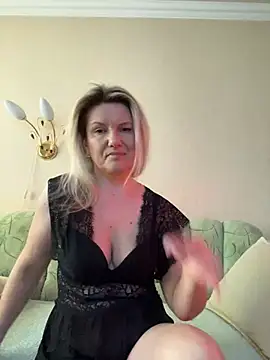 AliceSwan4011 online show from April 26, 2026, 9:40 am