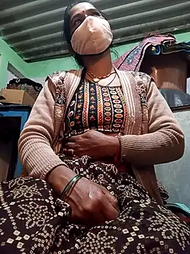 MISS LOVE 001 online show from December 18, 2025, 6:14 pm