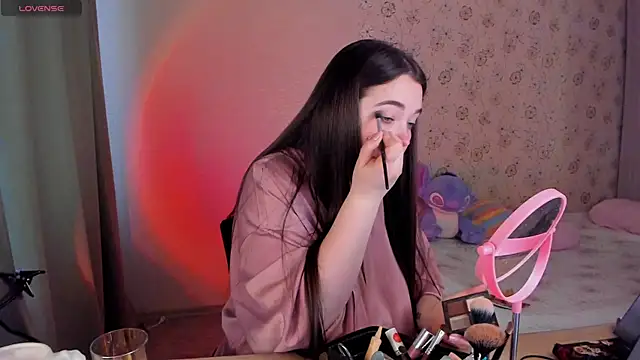 Snapshot of Alice_next_door chatting on April 19, 2026, 10:58 am Alice next door online show from April 19, 2026, 10:58 am