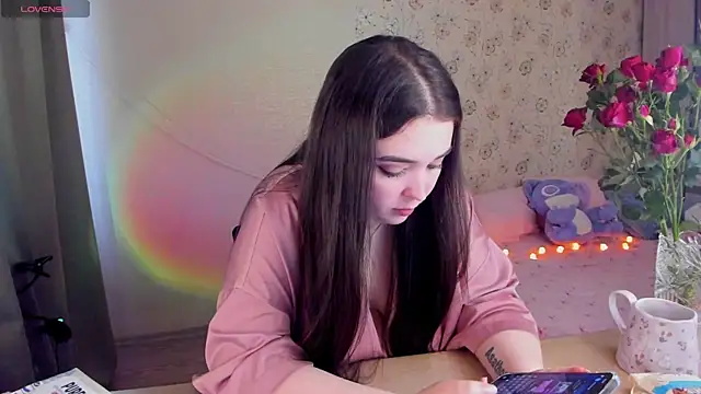 Snapshot of Alice_next_door chatting on April 24, 2026, 11:34 am Alice next door online show from April 24, 2026, 11:34 am