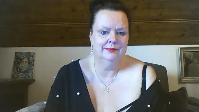 Snapshot of TiffanyMature chatting on April 20, 2026, 8:17 am TiffanyMature online show from April 20, 2026, 8:17 am