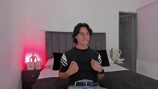 AlexanderHall online show from September 9, 2025, 11:04 pm