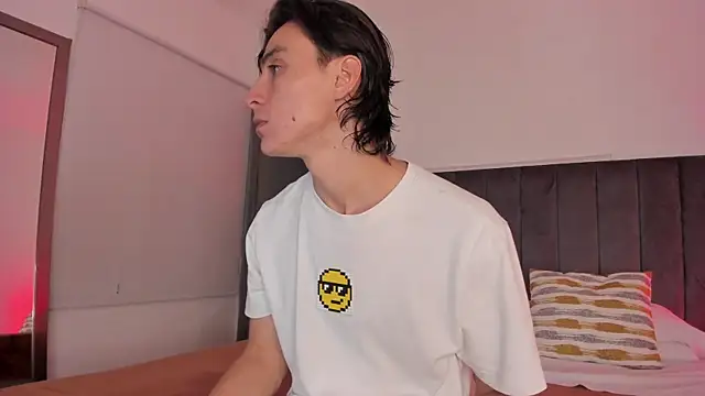 AlexanderHall online show from October 4, 2025, 8:51 pm