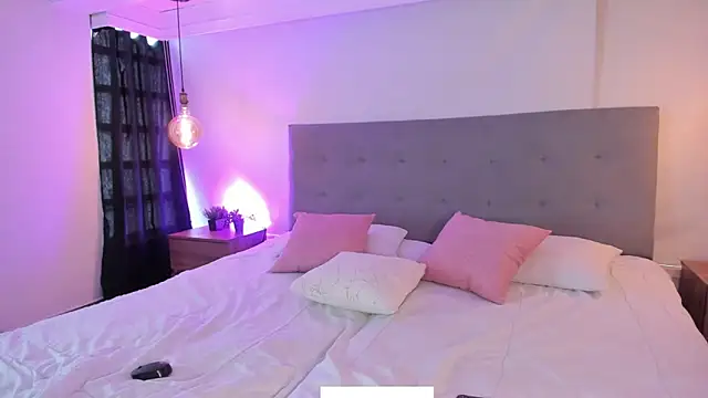 BianncaRibeiro online show from April 19, 2026, 1:10 pm