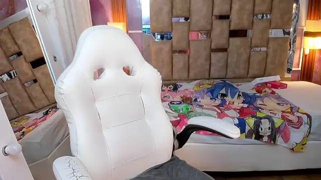 Melody Lolii online show from February 3, 2026, 6:24 pm