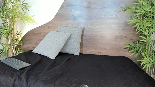 katia cute online show from October 6, 2025, 11:51 am