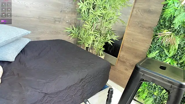 katia cute online show from November 13, 2025, 12:15 pm