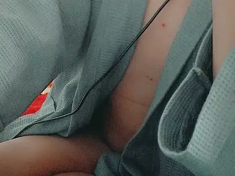 YEUTHUONGNHAU online show from December 19, 2025, 6:37 pm